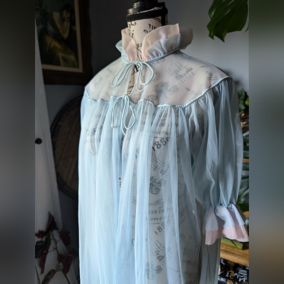 Vintage 1960s Womens Chiffon Baby Blue Floaty Nightgown Robe Size S/M - Picture 5 of 9